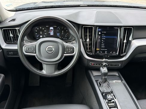 Used 2020 Volvo XC60 T5 Momentum w/ Protection Package Premier AWD/4WD image 28