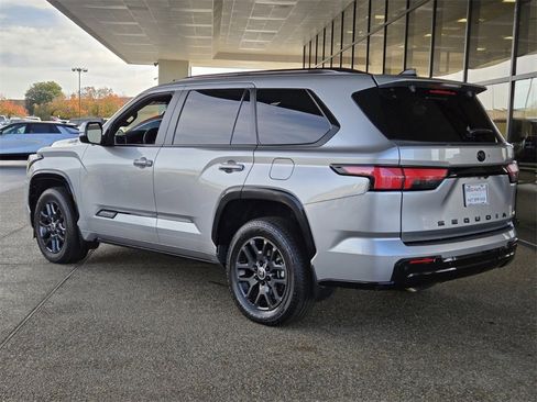 Used 2024 Toyota Sequoia Platinum image 4