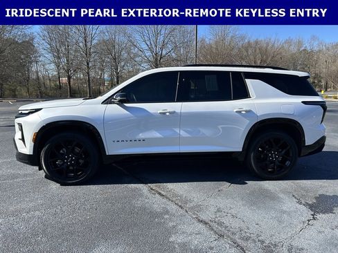 Used 2025 Chevrolet Traverse RS w/ LPO, Floor Liner Package image 12