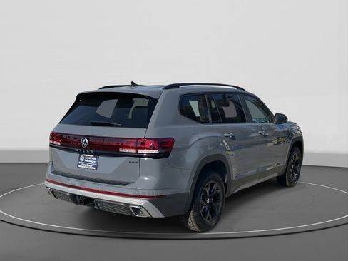New 2026 Volkswagen Atlas Peak Edition image 4