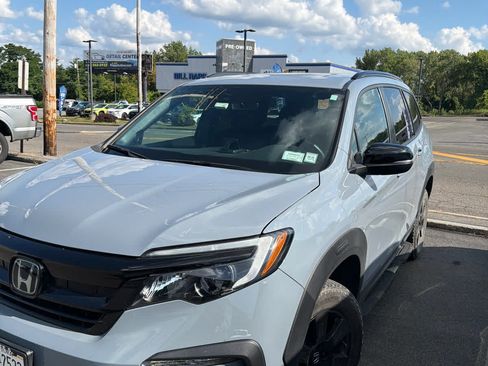 Used 2022 Honda Pilot TrailSport image 2