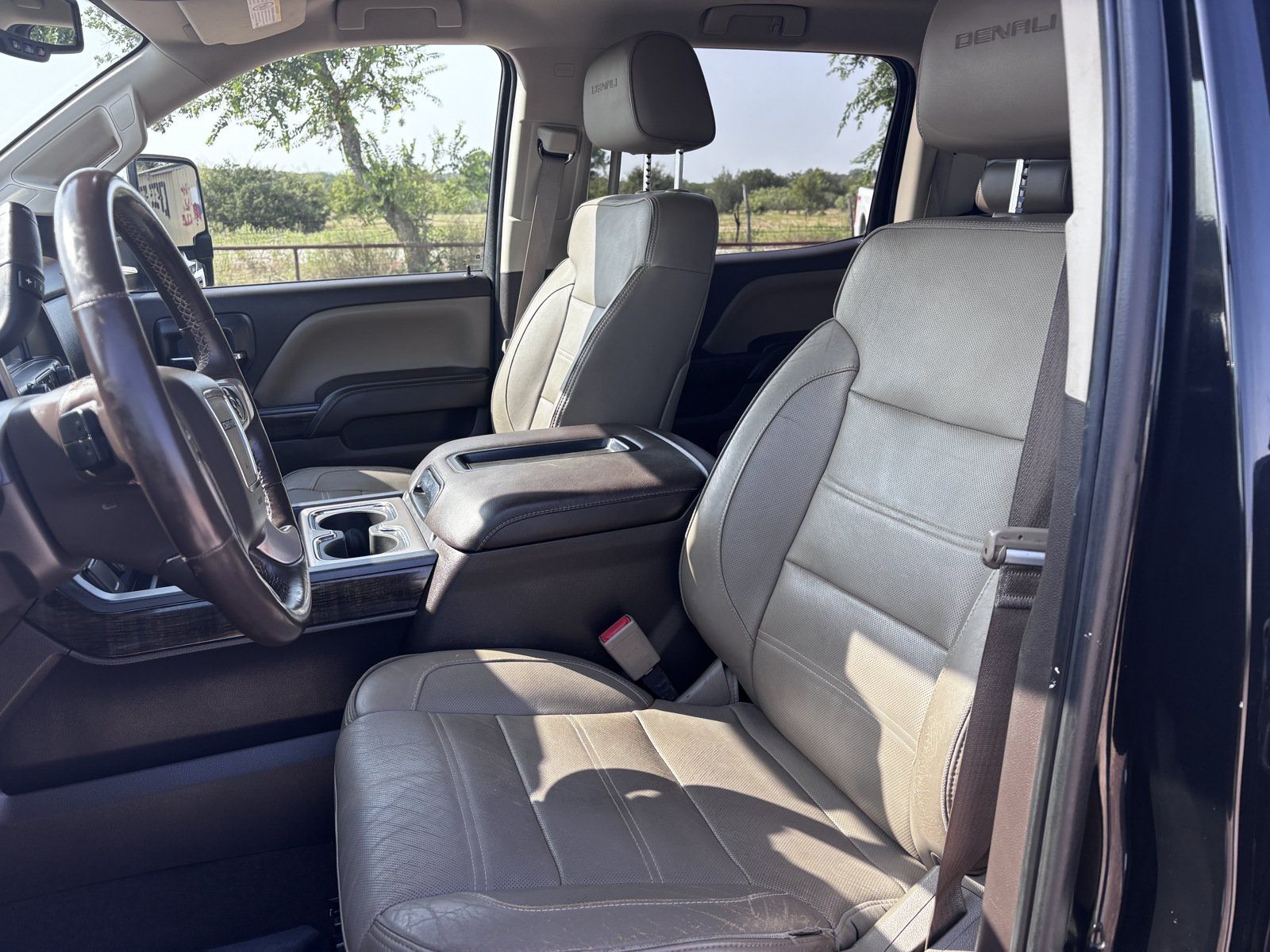 Used 2015 GMC Sierra 2500 Denali w/ Duramax Plus Package AWD/4WD image 10
