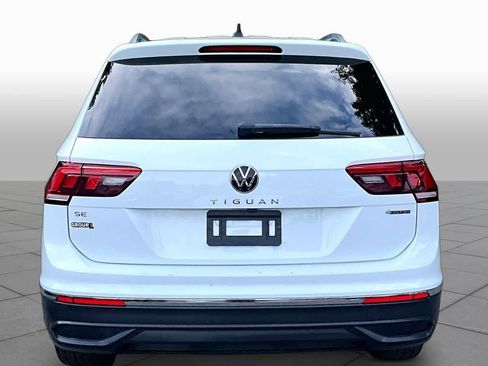 Used 2022 Volkswagen Tiguan SE AWD/4WD image 5