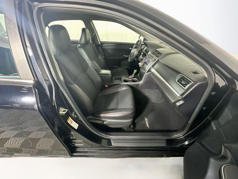 Used 2017 Toyota Camry SE FWD image 28