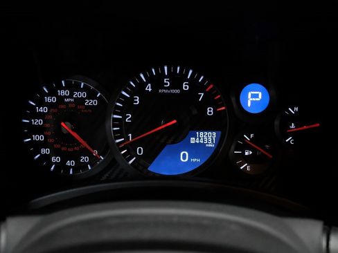 Used 2021 Nissan GT-R Premium image 15
