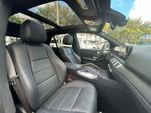 Used 2025 Mercedes-Benz GLE 450e 4MATIC image 32