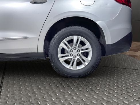 Used 2020 Buick Enclave Essence image 25