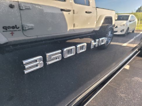 Used 2023 Chevrolet Silverado 3500 High Country AWD/4WD image 9