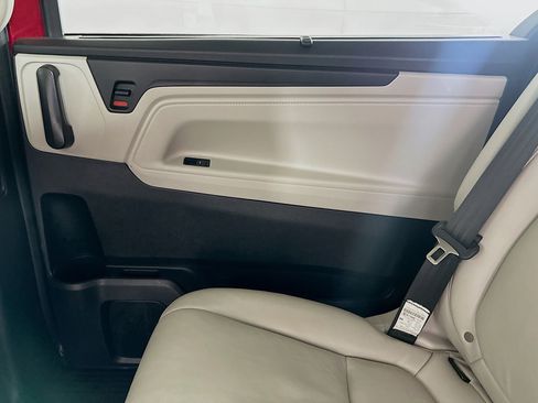 Used 2025 Honda Odyssey EX-L image 32