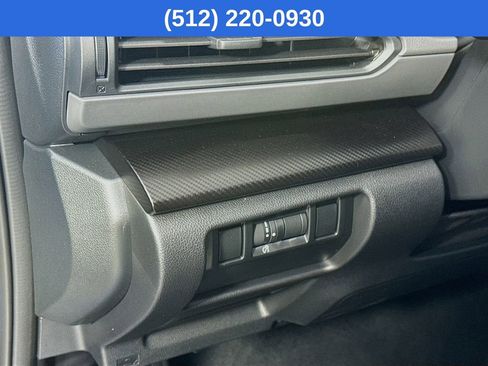 Used 2025 Subaru Crosstrek 2.0i Premium image 11