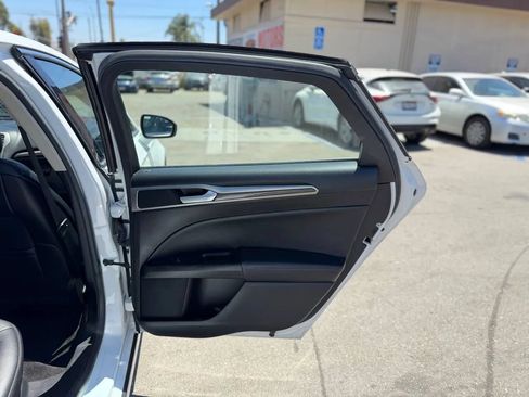 Used 2018 Ford Fusion Energi SE FWD image 26