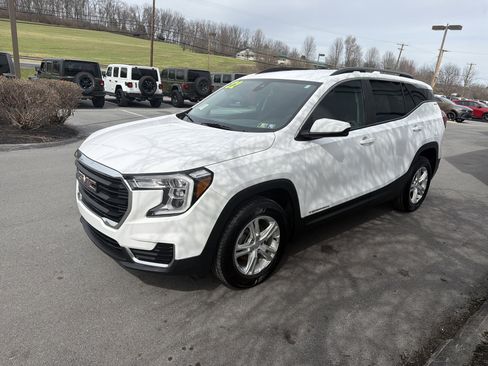 Used 2022 GMC Terrain SLE w/ Driver Convenience Package image 8