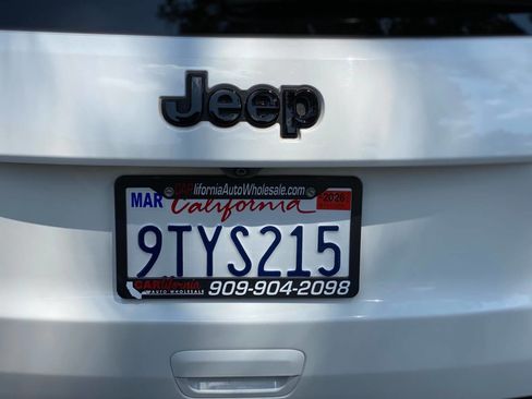 Used 2015 Jeep Grand Cherokee Laredo w/ Quick Order Package 23E image 25