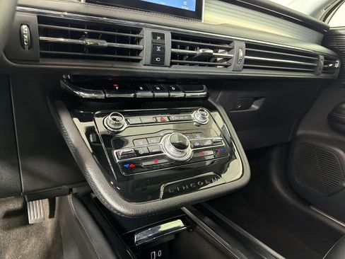 Used 2022 Lincoln Corsair FWD image 18