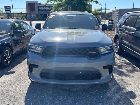 Used 2024 Dodge Durango GT RWD image 4