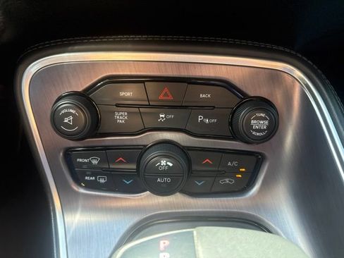Certified 2016 Dodge Challenger R/T RWD image 19