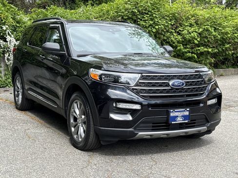 Used 2022 Ford Explorer XLT w/ Equipment Group 202A AWD/4WD image 1