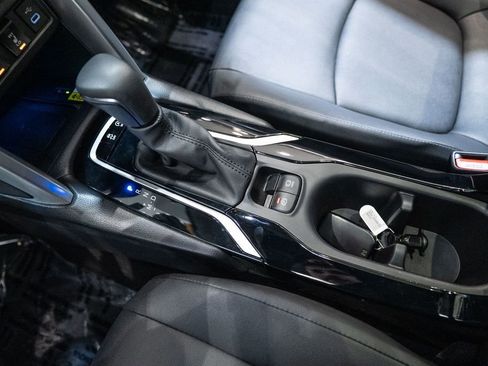 Used 2023 Toyota Corolla Cross XLE w/ Convenience Package image 19