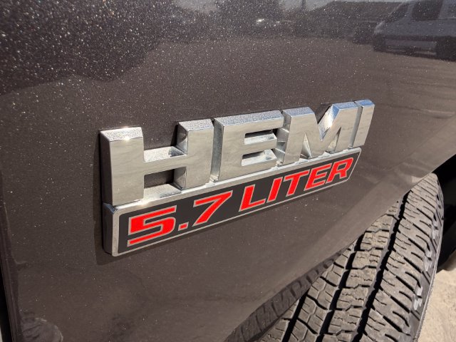 Used 2018 RAM 1500 Classic SLT AWD/4WD image 26