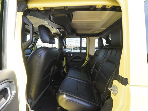 Used 2023 Jeep Wrangler Unlimited Sahara w/ Cold Weather Group image 32