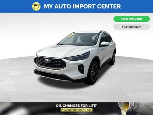 Used 2025 Ford Escape SE FWD image 3