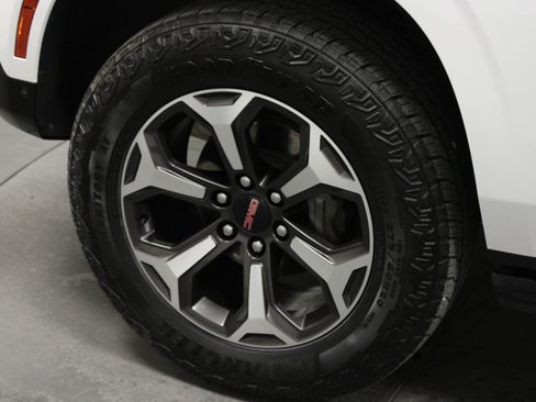 Used 2025 GMC Yukon AT4 Ultimate w/ LPO, Floor Liner Package AWD/4WD image 10