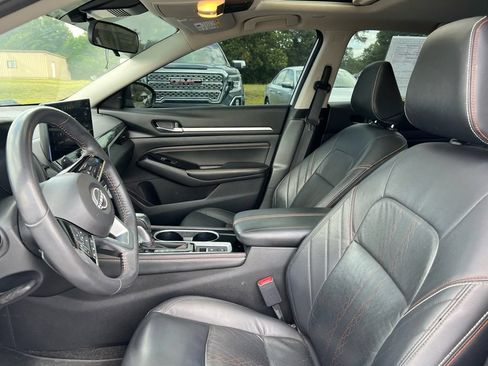 Used 2023 Nissan Altima 2.0 SR FWD image 6