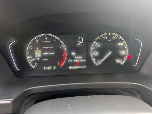 Certified 2025 Honda Pilot Touring image 18