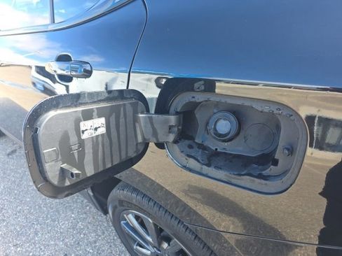 Used 2023 Chevrolet Equinox RS w/ RS Leather Package image 37