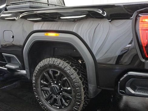 Used 2021 GMC Sierra 2500 Denali w/ Denali Black Diamond Edition AWD/4WD image 18