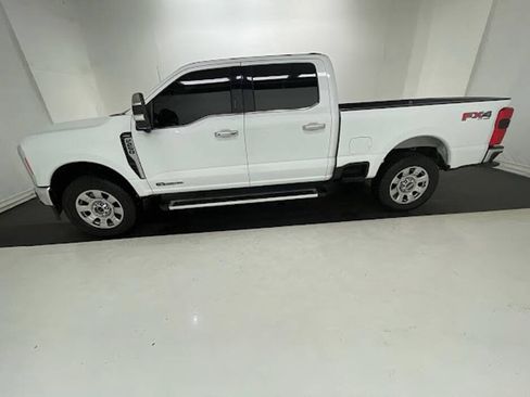Used 2023 Ford F250 Lariat w/ Chrome Package AWD/4WD image 2