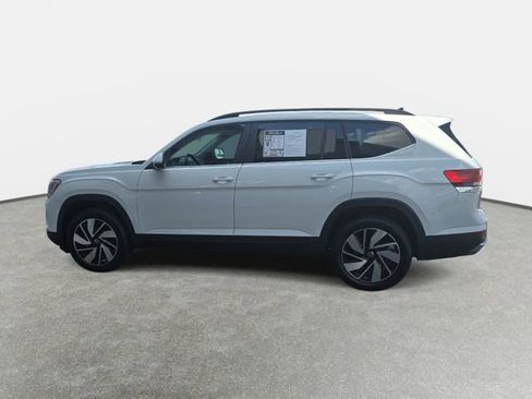 Used 2024 Volkswagen Atlas SE w/ Panoramic Sunroof Package FWD image 8