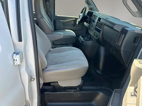Used 2019 Chevrolet Express 2500 LS w/ Driver Convenience Package RWD image 5