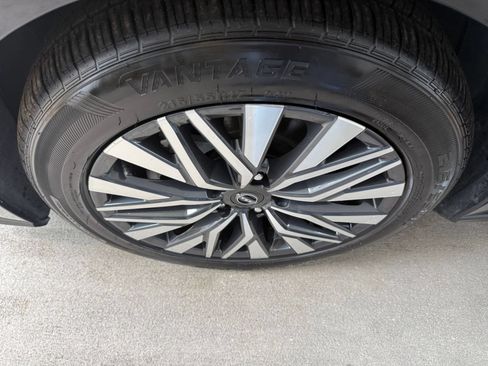 Used 2025 Nissan Altima 2.5 SV FWD image 30