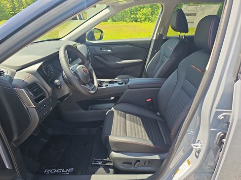 New 2026 Nissan Rogue SV w/ Rock Creek Premium Package AWD/4WD image 4