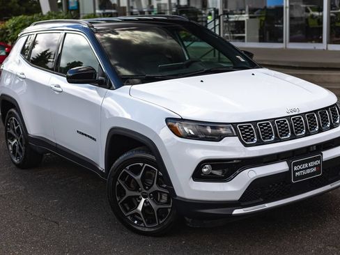 Used 2025 Jeep Compass Limited AWD/4WD image 2