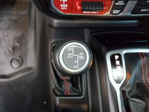 Used 2021 Jeep Wrangler Unlimited Rubicon image 25