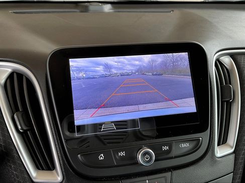 Used 2024 Chevrolet Malibu LT FWD image 14