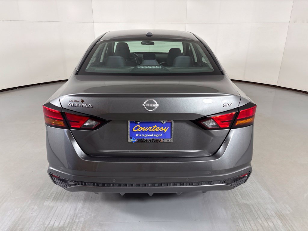 Used 2024 Nissan Altima 2.5 SV FWD image 7