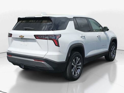 Used 2025 Chevrolet Equinox LT image 3