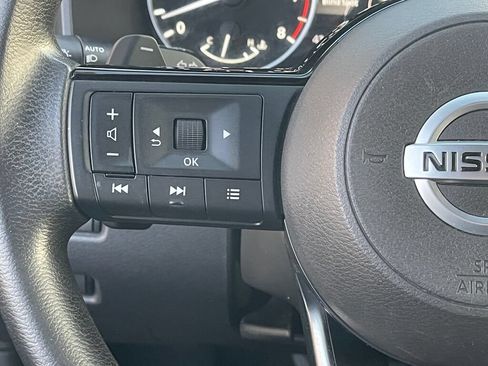 Used 2021 Nissan Rogue SV AWD/4WD image 17