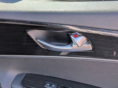 Used 2020 Kia Sorento L FWD image 33