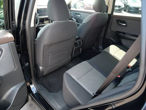 Used 2022 Nissan Rogue SV AWD/4WD image 18