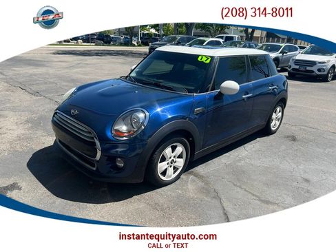 Used 2017 MINI Cooper 4-Door Hardtop FWD image 1