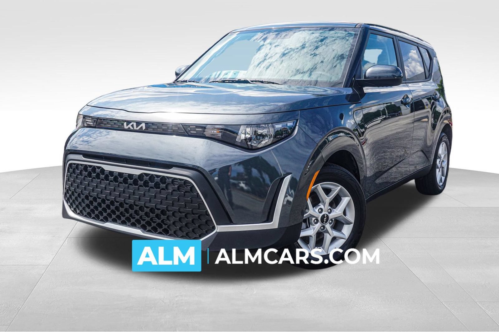 Used 2025 Kia Soul LX w/ LX Technology Package FWD image 1