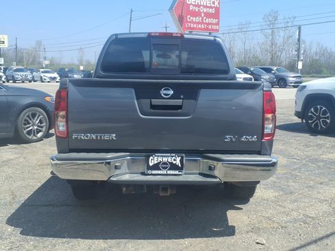 Used 2019 Nissan Frontier SV AWD/4WD image 5