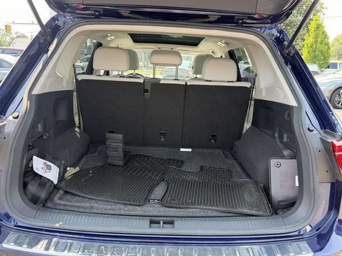 Used 2023 Volkswagen Tiguan SE w/ Panoramic Sunroof Package AWD/4WD image 7