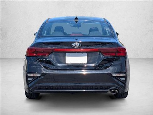 Used 2021 Kia Forte LXS FWD image 6