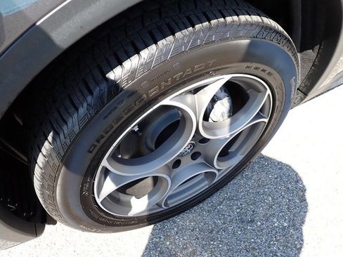 New 2025 Alfa Romeo Stelvio Sprint w/ Convenience Package image 11