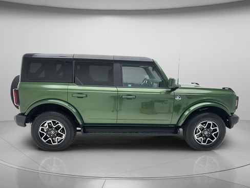 Used 2025 Ford Bronco Outer Banks AWD/4WD image 6